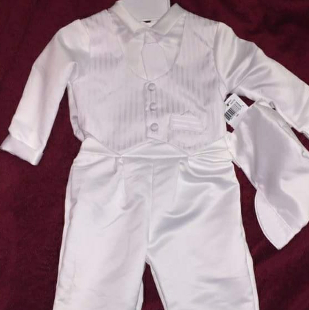 New Lauren Madison Boys Satin Suit with Hat Sz 18m